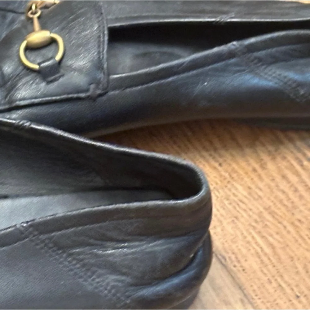 Gucci women Black Leather Loafers with Gold Horsebit Accent